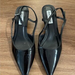 Steve Madden Black Slingback Kitten Heel Patent Leather Worn Once Size 6